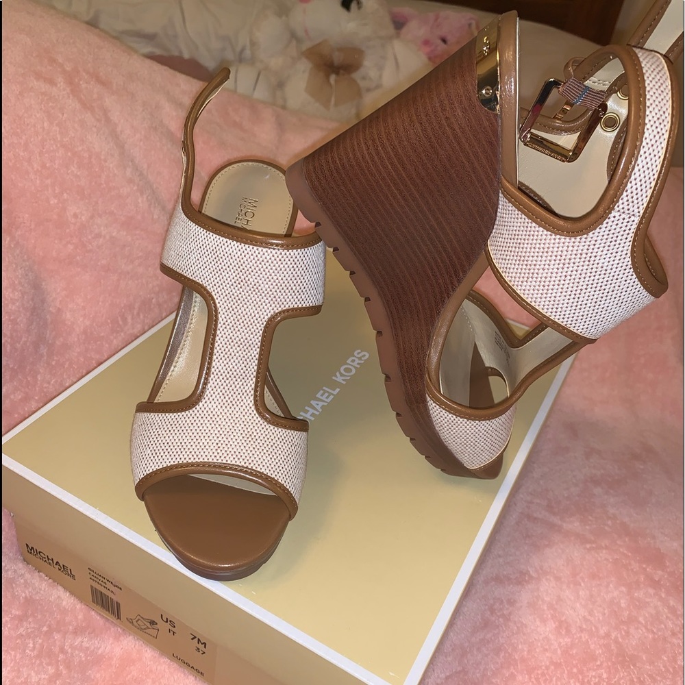 Michae kors wedge sandals